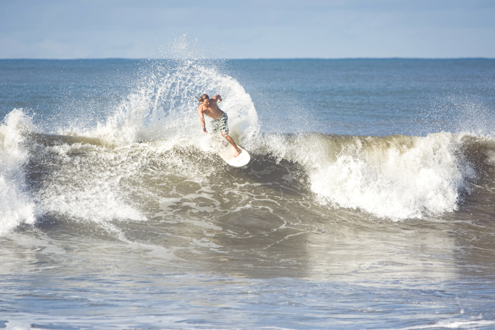 Surfer am Strand von Guanico Panama