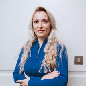 Dr Andreea Anton
