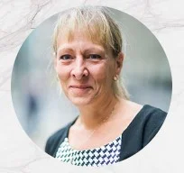 Dr Yvonne Juhasz