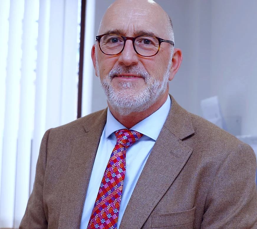 Dr Steve Baynes