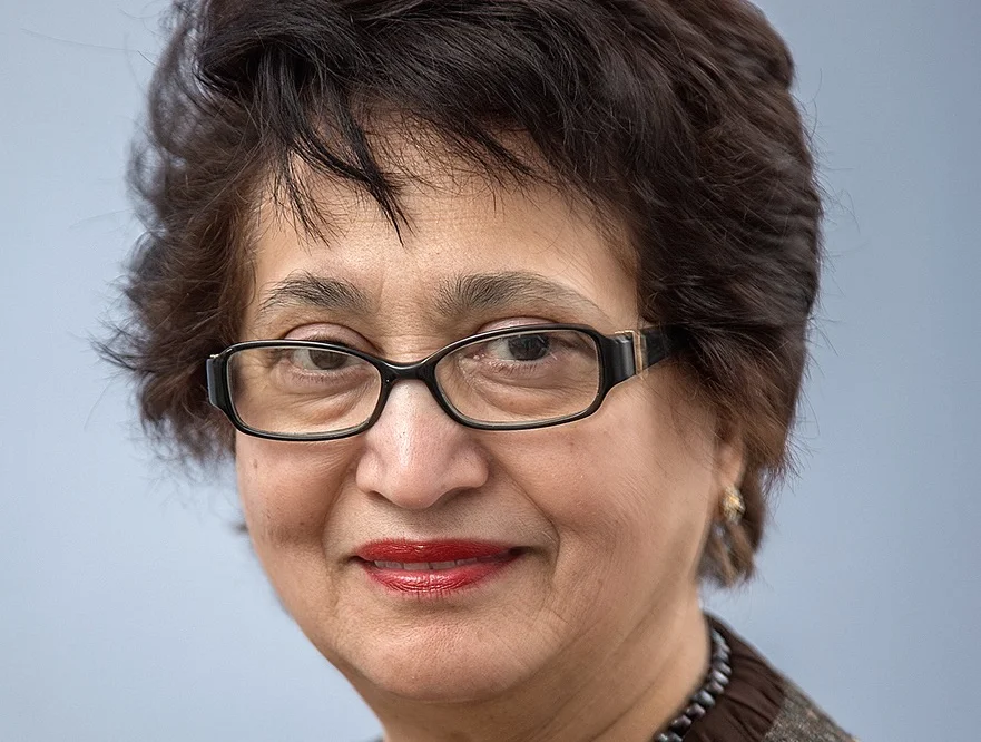 DR NOREEN KHAN