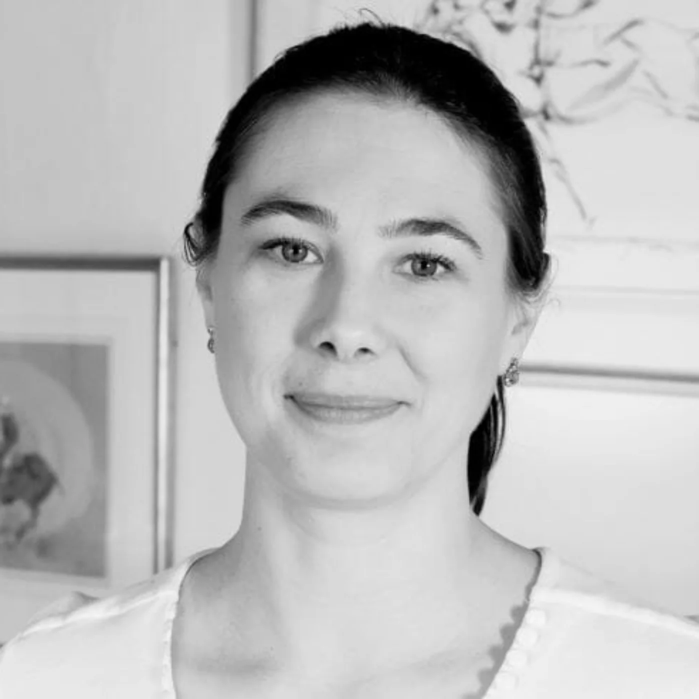 Dr Flora Richardson