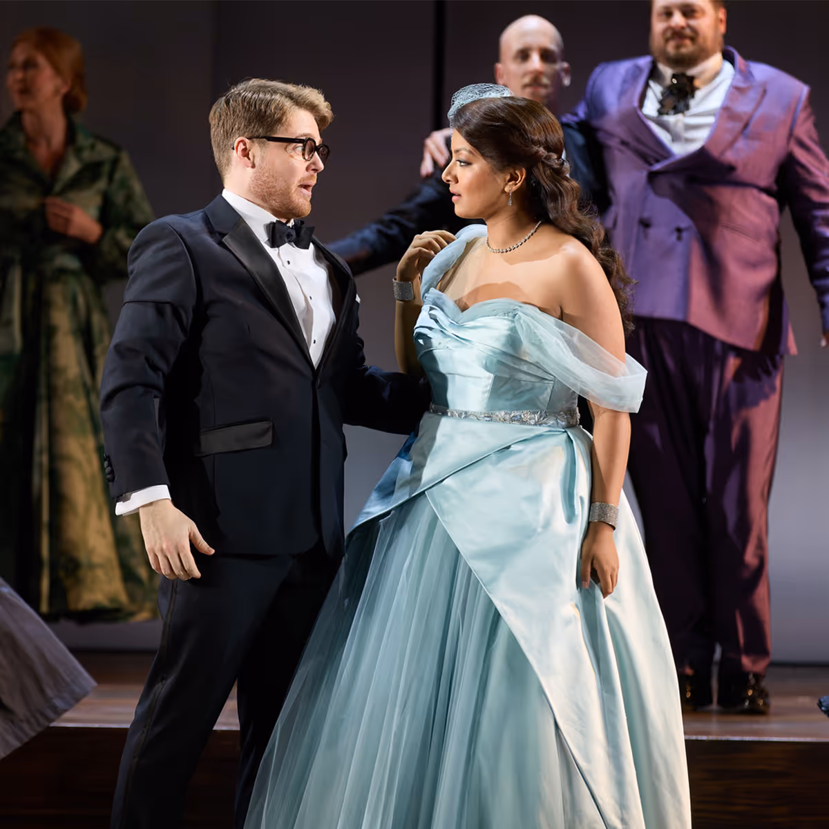 La Cenerentola review