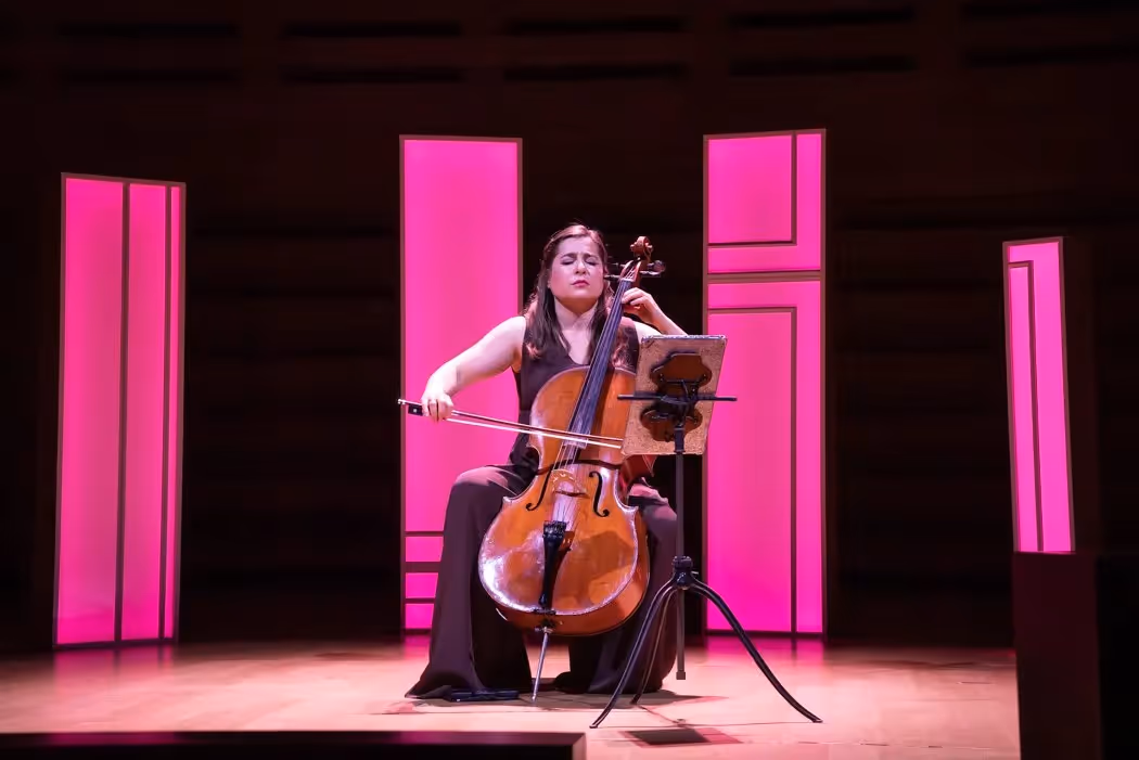 ‘Fragments’ Proposes a New Kind of Cello Recital