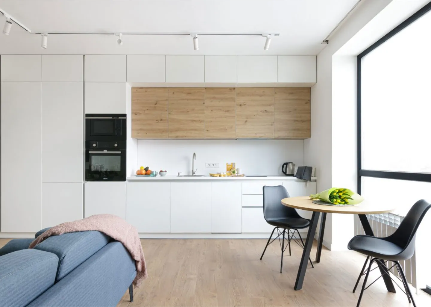 The Village: «Інста-апартаменти» Coliving One з терасою на даху та коворкінгом.
