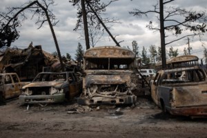 Alberta Premier Smith demands apology from fire-stricken Jasper for critical report