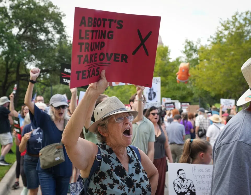 Texas Democrats prevent state redistricting by leaving the state