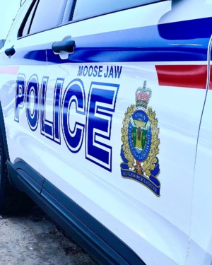 Moose Jaw police use Taser on knife-wielding person