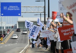 Travellers stranded despite federal intervention into Air Canada labour strife