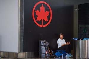 In the news today: Air Canada flying again; Canada Post, workers pick up negotiations