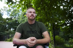 'Just shoot me': Calgarian fighting in Ukraine in painful recovery after drone attack