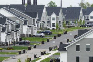 US home sales remained sluggish in August despite late-summer mortgage rate slide