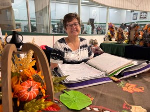Arcola Craft and Trade Show draws 1,200 visitors despite rain