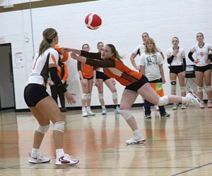 YRHS volleyball teams busy on weekend