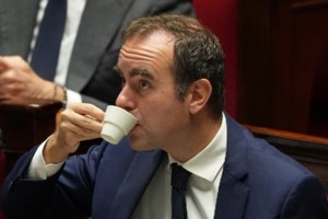 Embattled French Prime Minister Sébastien Lecornu survives no-confidence votes in Parliament