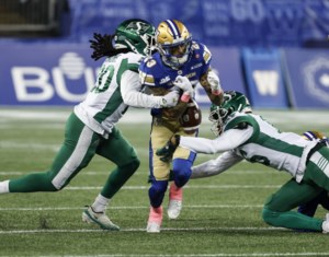 Blue Bombers beat Roughriders 17-16 on Castillo’s last-second field goal