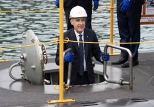 Carney tours Korean shipyard that’s vying to build Canada’s next submarine fleet