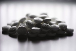 Prescription painkillers shortage in Canada expected to continue into new year
