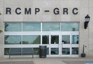 Battlefords RCMP searching for occupants of green Jeep after shooting