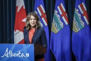 Alberta's Smith supportive of new major projects, says pipeline negotiation ongoing