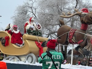 Ho-ho-holiday magic take over Saskatoon streets