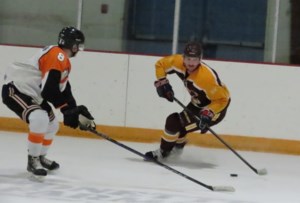 Powerful Dynamos defeat Ice Hawks on Outlook home ice