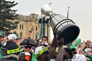 Elation spills over as Roughriders take Grey Cup parade to Legislature