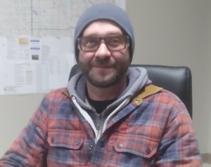 District pest control officer celebrates 25 years on the job