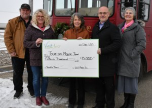 Tourism Moose Jaw receives $15K donation to support Twinkle Tour