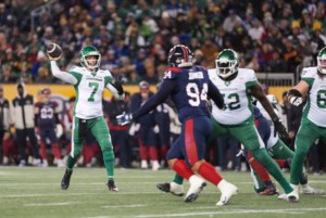 ‘This is the ultimate teammate’: SportsCage CFL analyst Glen Suitor breaks down Trevor Harris re-signing with Saskatchewan Roughriders