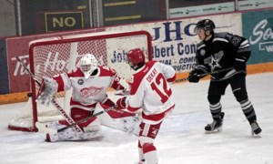 Estevan Bruins, Weyburn Red Wings pick up Sunday SJHL victories