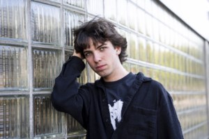 There’s a happiness gap between young people in Quebec and in the rest of Canada