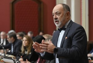 Christian Dubé resigns as Quebec health minister after doctor-payment law weakened
