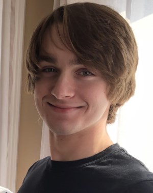 Family of Ontario man who went missing in Quebec ski town renews call for help