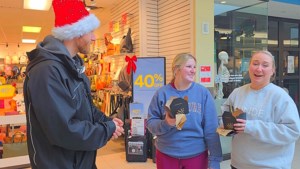 Last-minute Christmas shoppers race the clock in Regina