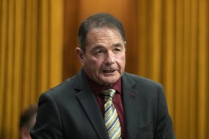 B.C. Conservative MP Scott Anderson says he rejected Liberal approach to cross floor