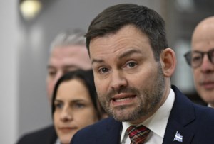 PQ leader says it's time to relaunch debate on sovereignty after Legault resignation