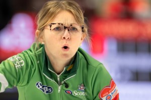 Saskatchewan’s Jolene Campbell falls to Canada’s Kerri Einarson in lone game Tuesday at Scotties Tournament of Hearts