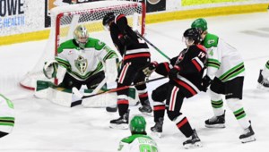 Prince Albert Raiders score lone goal of third period to take narrow win over Moose Jaw Warriors