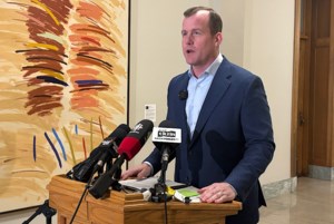 Provincial leaders oppose Fed cuts to Indian Head, Scott research farms