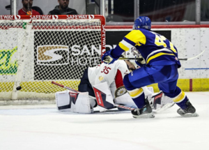 Road advantage continues to favour Saskatoon Blades with OT win over Regina Pats