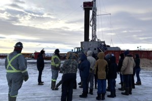 Site tour gives southeast students better grasp of oil industry