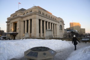 Immigration measures stay in border bill with no amendment