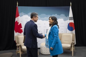 Canada and South Korea sign a defence agreement