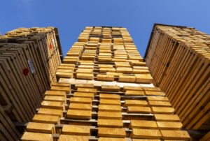 Canadian economy contracted 0.6% in Q4 to cap volatile 2025: StatCan