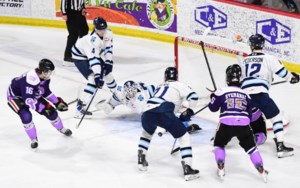 Takeaways: Moose Jaw Warriors fall short in first-ever meeting with Penticton Vees