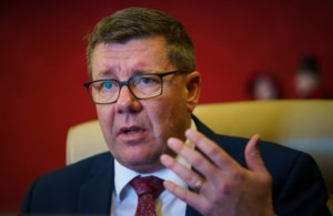 Saskatchewan Premier Moe lauds gun legislation from ‘hottest’ justice minister