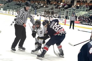 Regina Pat Canadians score four late to beat Estevan Bears in Game 2 of SMAAAHL series