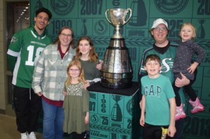 Photos: Estevan fans thrilled to have photo taken with Grey Cup