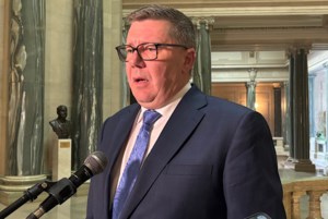 Premier Moe calls for NDP to toss campaign director over fundraising email